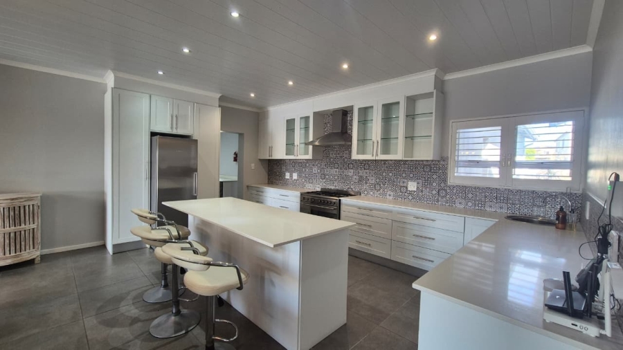 4 Bedroom Property for Sale in Myburgh Park Western Cape